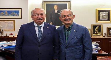 Tekirdağ Büyükşehir Belediye Başkanı Albayrak'tan Eskişehir Büyükşehir Belediye Başkanı Büyükerşen'e ziyaret