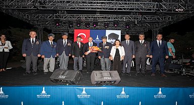 Tunç Soyer, şehit aileleri ve gazilerle buluştu: "Bu topraklarda huzur içinde yaşıyorsak size borçluyuz"