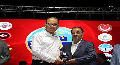 Turgutlu'da Hemşehri Geceleri'nin kapanışında balkan ve doğu rüzgarı esti