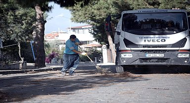 Türkiye'nin turizm başkentinde 7/24 temizlik mesaisi... Kuşadası'nda cadde, sokak ve parklar pırıl pırıl