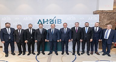 Vahap Seçer, 'Ahbib İhracatın Yıldızları Ödül Töreni'ne katıldı