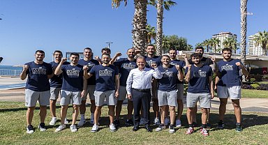Vahap Seçer, MSK Erkek Basketbol Takımı ile bir araya geldi