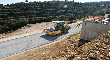 Yenişehir Belediyesi kırsal mahallelerin yol sorununu çözüyor