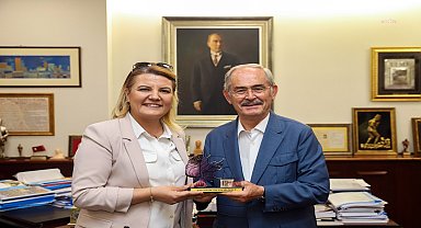 Yılmaz Büyükerşen'e başarı ödülü