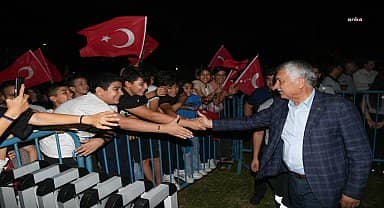 Adanalılar, Pinhani konseriyle Cumhuriyet'i kutladı