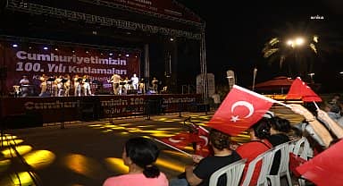 Antalya Büyükşehir'den Karaalioğlu Parkı'nda Cumhuriyet coşkusu