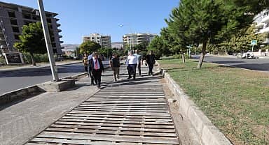 Bayraklı Belediye Başkanı Sandal: "Bayraklı'nın her sokağında çalışıyoruz"