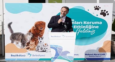 Beylikdüzü'nde Hayvanları Koruma Günü'nde sahiplendirmenin önemine dikkat çekildi