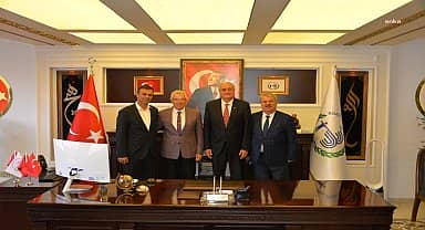 Bozüyük Belediye Başkanı Bakkalcıoğlu, Ödemiş Belediye Başkanı Eriş ile bir araya geldi