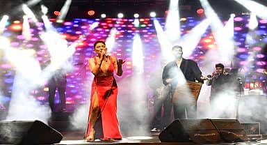 Çiğli'de Cumhuriyet coşkusu Melek Mosso ile zirve yaptı