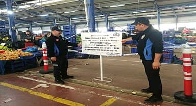Çorlu Belediyesi tarafından kurallara uymayan pazarcılara ceza