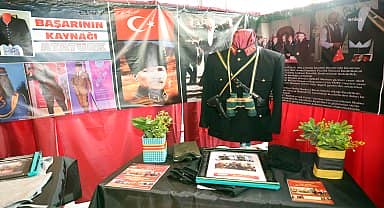 Cumhuriyetin 100'üncü yılında Atatürk'ün kıyafetleri Ataşehir'de sergileniyor