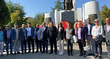 Diyarbakır’da Cumhuriyet Bayramı kutlamalarında CHP çelengine engel