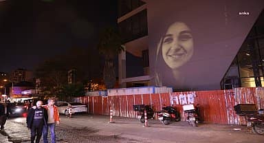 Dostluk ve kardeşlik mesajını insan yüzleri ile veren proje, İçerenköy'de sergileniyor