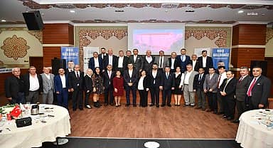 Esenyurt Belediye Başkanı Bozkurt, muhtarlarla bir araya geldi