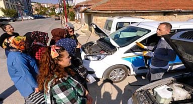 Eskişehir Büyükşehir'den Mihalıççık'ta kadınlara araba bakım kursu
