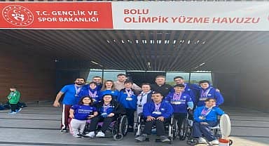 Eskişehir Büyükşehir Gençlik ve Spor Kulübü'nün yüzücüleri madalyaları topladı