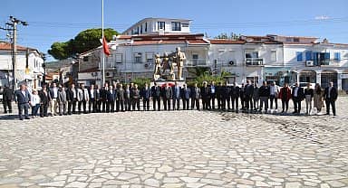 Foça'da muhtarlar günü için tören düzenlendi