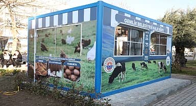 Gemlik Belediyesi tarafından kurulan halk büfeler ilçe halkını ekonomik ürünlerle buluşturmaya devam ediyor