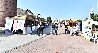 Gençler hayalleri için Kariyer Fuarı'na akın etti