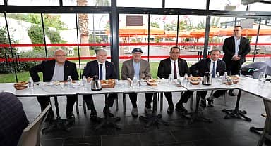 İESOB Yönetimi'nden Narlıdere Belediye Başkanı Engin'e ziyaret