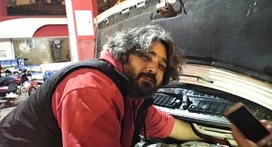 Iğdır'da motorine gelen zam öncesi benzin istasyonlarında kuyruk oluştu
