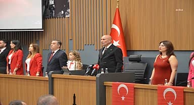 İzmir Büyükşehir Belediye Meclisi'nde Cumhuriyet'in 100'üncü yılı için özel oturum düzenlendi