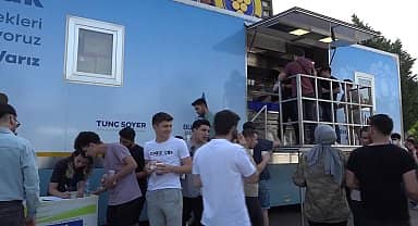 İzmir Büyükşehir'den üniversiteliye 6 noktada sıcak yemek