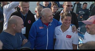 İzmirli ultra maraton yüzücüsü Bengisu Avcı birinciliği kaptırmadı