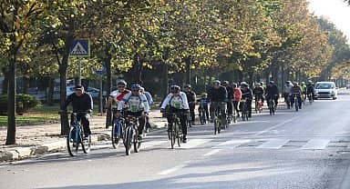 İzmit'te pedallar Cumhuriyet'in 100'üncü Yılı için çevrildi