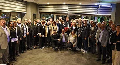 Karşıyaka Belediye Başkanı Tugay, muhtarlarla buluştu