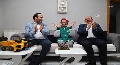 Kartal Belediyesi'nden engelli vatandaşlara doğum günü sürprizi