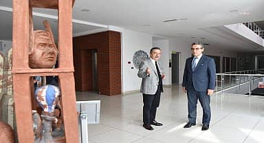 Kaymakam Yücel'den Tepebaşı Belediye Başkanı Ataç'a ziyaret