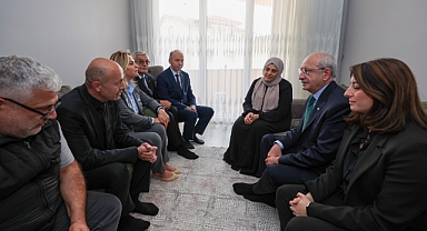 Kılıçdaroğlu, şehit madencilerin ailelerini ziyaret etti: “Faciaya yol açanların hesap vermesi lazım”