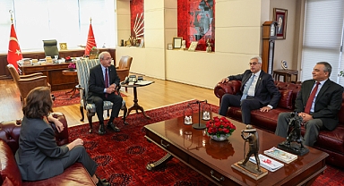 Kılıçdaroğlu, Türk Demokrasi Vakfı Yöneticileri ile bir araya geldi