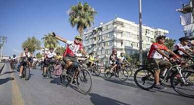 Kleopatra Festivali'nde bisikletliler, gün boyu Tarsus'un tarihi ve turistik yerlerine pedal çevirdiler