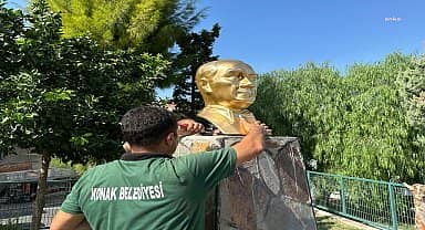 Konak'taki Ferahlı Parkı, saldırıya uğrayan Atatürk büstüne yeniden kavuştu