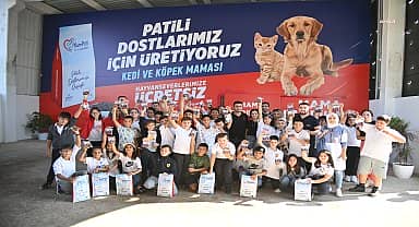 Kumluca'da 4 Ekim Hayvanları Koruma Günü Kumpati mamalarıyla kutlandı
