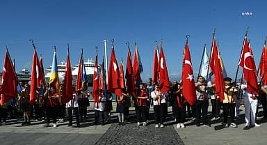 Kuşadası'nı Cumhuriyetin 100. Yıl coşkusu sardı