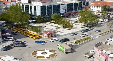 Menderes, yeni meydanına kavuştu