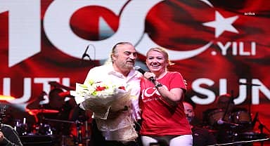 Merkezefendi'de Cumhuriyet'in 100. yılı Volkan Konak konseri ile kutlandı