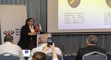 Mersin Kent Konseyi'nden 'Cumhuriyet, Atatürk ve Mersin 100. Yıl Konferansı'