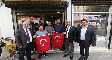 Muğla Büyükşehir Belediyesi 100. yılda 20 bin bayrak dağıttı