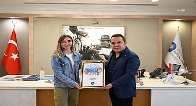 Muhittin Böcek'e dünya rekortmeni Şahika Ercümen'den ziyaret 