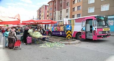 Odunpazarı Belediyesi'nin gezici oyun evi pazarlarda görev yapmaya başladı