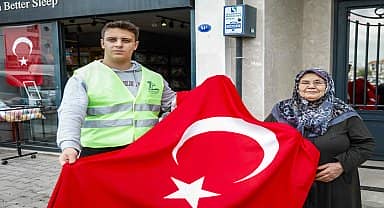Seferihisar bayraklarla donatıldı