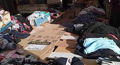Semt pazarında satış yapan Kadirlili konfeksiyoncu: "Mazotu düşürsünler, biz de ürünleri düşürelim"