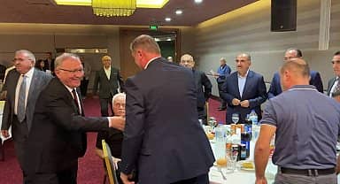 Seyhan Belediye Başkanı Akay muhtarlarla bir araya geldi