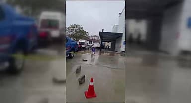 Sinop'ta minibüs tarlaya devrildi: 13 yaralı