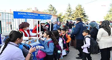 Tepebaşı Belediyesi'nin ilkokul öğrencileri için başlattığı beslenme desteği sürüyor